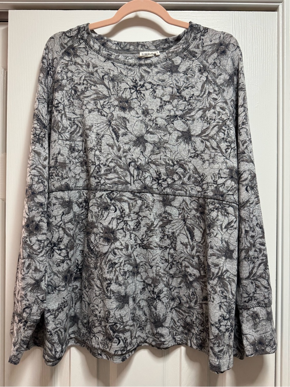 Suzanne Betro Gray Floral Knit Pullover